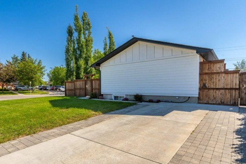 9504 3 Street Se, Calgary, AB 