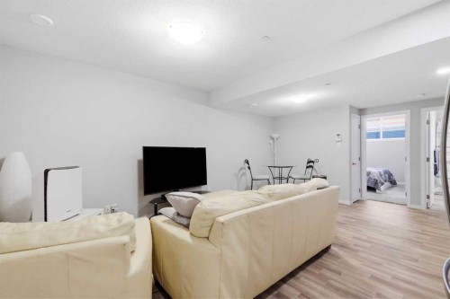 39 Lucas Boulevard Nw, Calgary, AB 