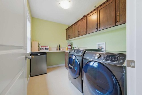 224 Kingston Way Se, Airdrie, AB - Indoor Photo Showing Laundry Room