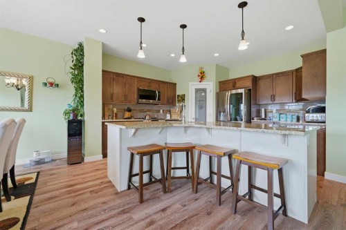 224 Kingston Way Se, Airdrie, AB - Indoor Photo Showing Kitchen With Upgraded Kitchen
