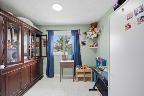 9 Martindale Crescent Ne, Calgary, AB - Indoor