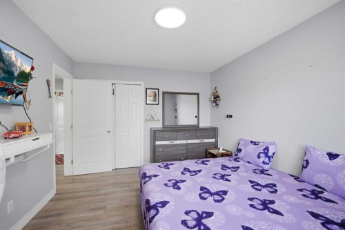 9 Martindale Crescent Ne, Calgary, AB - Indoor Photo Showing Bedroom
