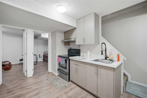 9 Martindale Crescent Ne, Calgary, AB - Indoor Photo Showing Kitchen