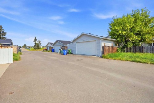 9 Martindale Crescent Ne, Calgary, AB - Outdoor