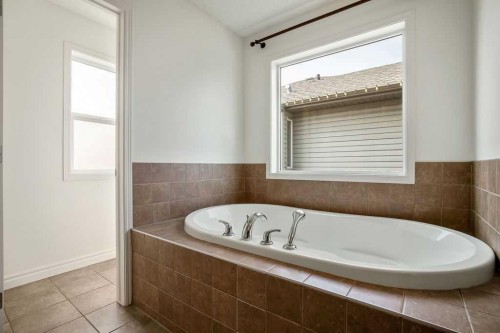 134 Prestwick Terrace Se, Calgary, AB - Indoor Photo Showing Bathroom