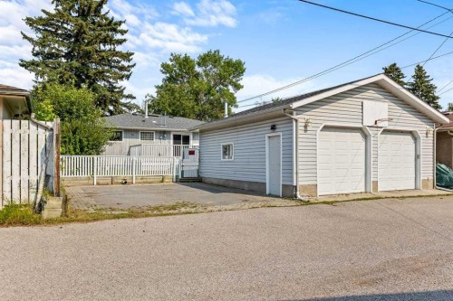 127 Fredson Drive Se, Calgary, AB - Outdoor