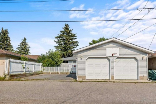 127 Fredson Drive Se, Calgary, AB - Outdoor With Exterior
