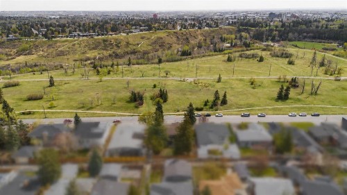 4607 14A Street Sw, Calgary, AB 