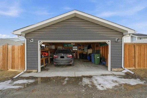 2855 Catalina Boulevard Ne, Calgary, AB - Outdoor