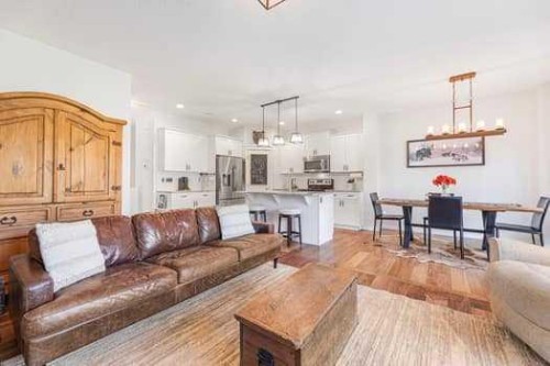 204 Paint Horse Drive, Cochrane, AB - Indoor Photo Showing Living Room