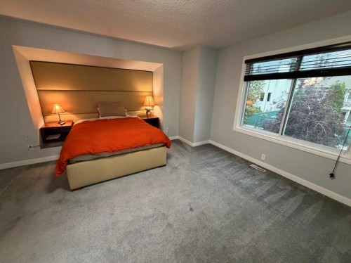376 Sunlake Road Se, Calgary, AB 