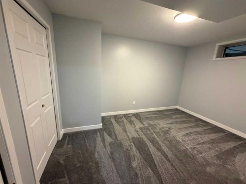 376 Sunlake Road Se, Calgary, AB 