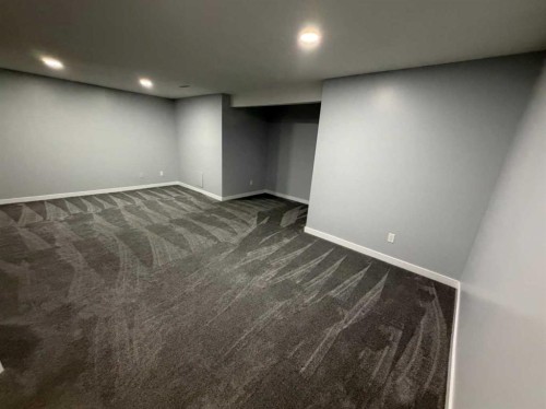 376 Sunlake Road Se, Calgary, AB 