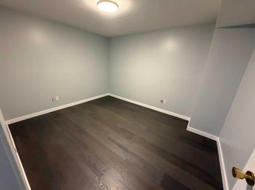 376 Sunlake Road Se, Calgary, AB 
