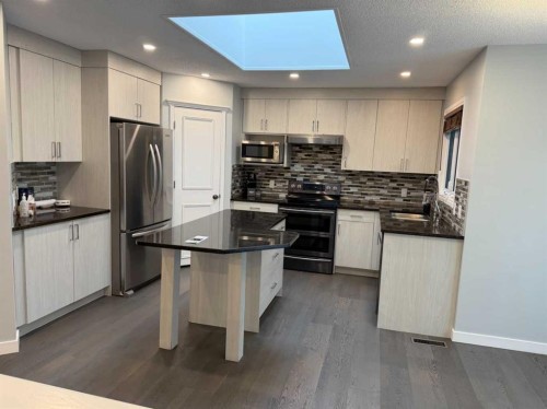 376 Sunlake Road Se, Calgary, AB 