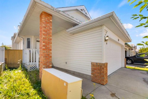 139 Los Alamos Place Ne, Calgary, AB - Outdoor With Exterior