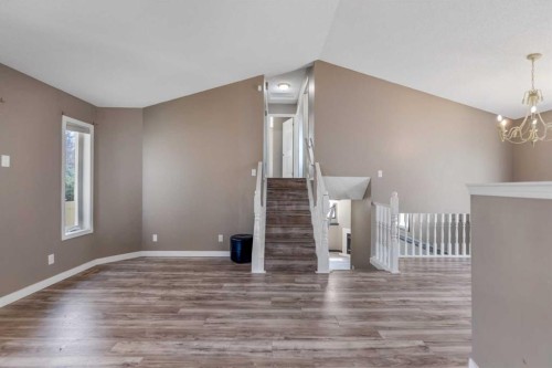 139 Los Alamos Place Ne, Calgary, AB - Indoor Photo Showing Other Room