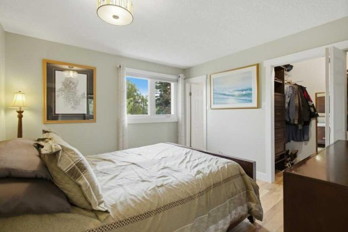 736 Canfield Place Sw, Calgary, AB - Indoor Photo Showing Bedroom