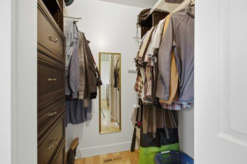 736 Canfield Place Sw, Calgary, AB - Indoor With Storage