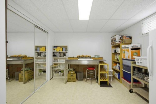 736 Canfield Place Sw, Calgary, AB - Indoor