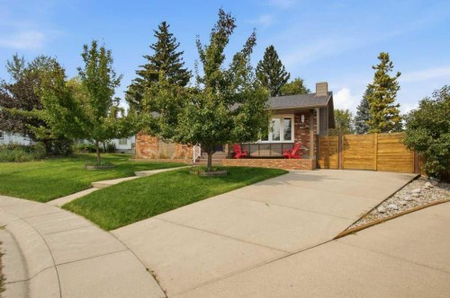 736 Canfield Place Sw, Calgary, AB - Outdoor