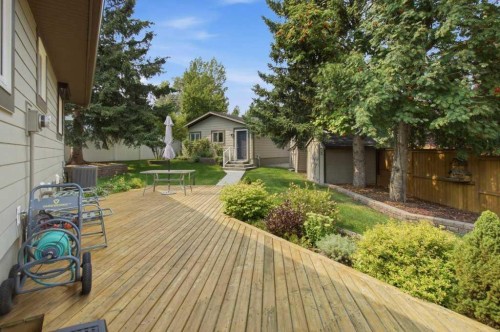 736 Canfield Place Sw, Calgary, AB - Outdoor