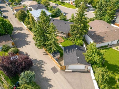 736 Canfield Place Sw, Calgary, AB - Outdoor With View