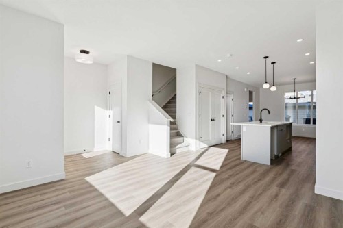 294 Belvedere Avenue Se, Calgary, AB - Indoor