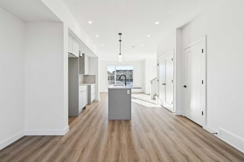 294 Belvedere Avenue Se, Calgary, AB - Indoor Photo Showing Kitchen