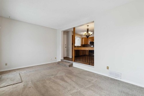 568 Strathcona Drive Sw, Calgary, AB 