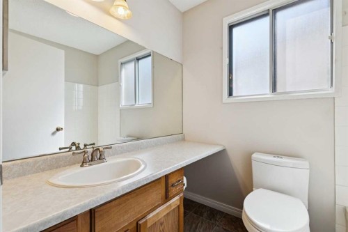 568 Strathcona Drive Sw, Calgary, AB 
