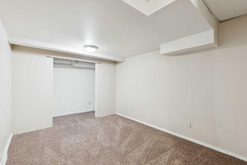568 Strathcona Drive Sw, Calgary, AB 