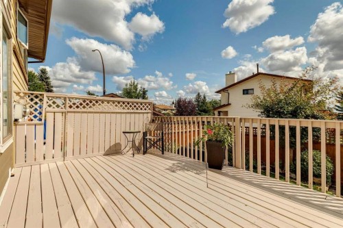 568 Strathcona Drive Sw, Calgary, AB 