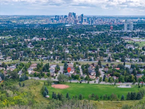 568 Strathcona Drive Sw, Calgary, AB 