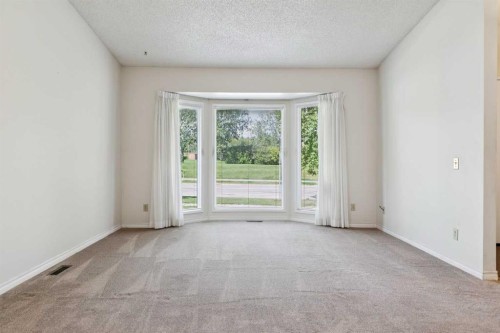 568 Strathcona Drive Sw, Calgary, AB 