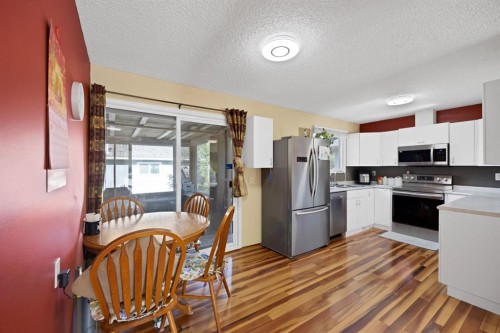 20 Falton Way Ne, Calgary, AB - Indoor Photo Showing Kitchen