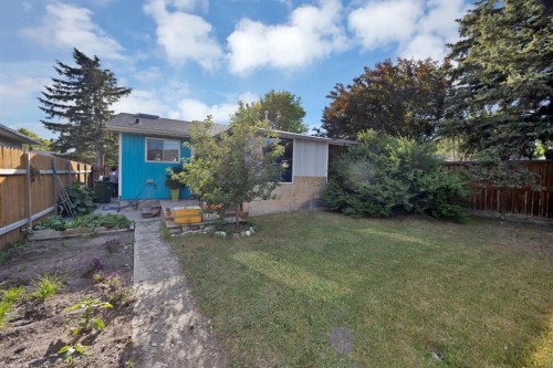 20 Falton Way Ne, Calgary, AB - Outdoor