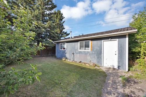 20 Falton Way Ne, Calgary, AB - Outdoor