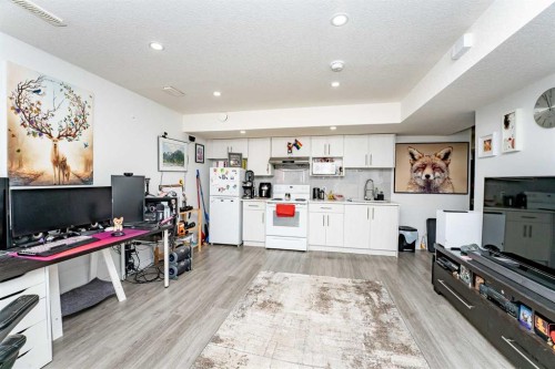 717 Windrow Manor Sw, Airdrie, AB - Indoor