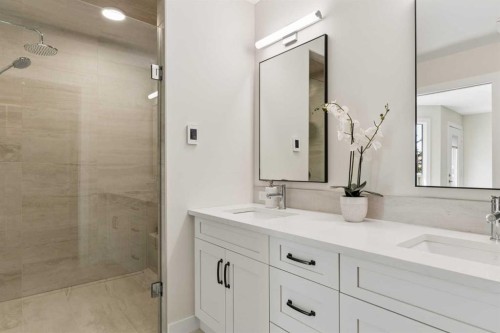 5 Sienna Hills Court Sw, Calgary, AB - Indoor Photo Showing Bathroom