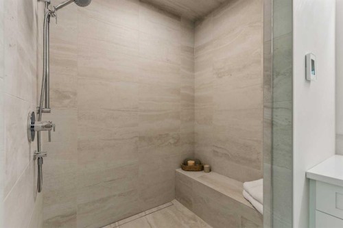 5 Sienna Hills Court Sw, Calgary, AB - Indoor Photo Showing Bathroom
