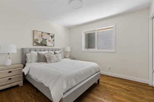 5 Sienna Hills Court Sw, Calgary, AB - Indoor Photo Showing Bedroom