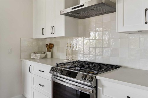 5 Sienna Hills Court Sw, Calgary, AB - Indoor Photo Showing Kitchen With Upgraded Kitchen