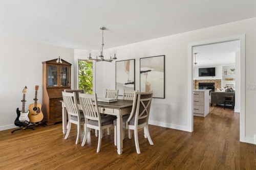 5 Sienna Hills Court Sw, Calgary, AB - Indoor Photo Showing Dining Room