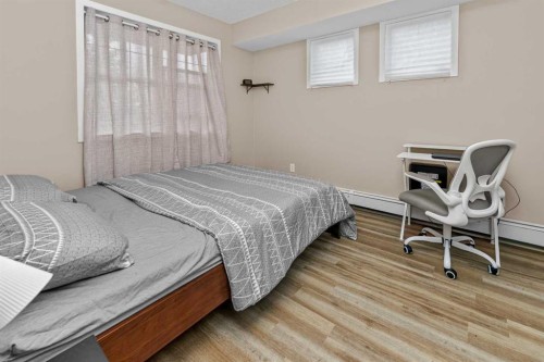 208-2000 Applevillage Court Se, Calgary, AB - Indoor Photo Showing Bedroom