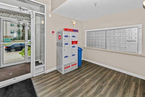 208-2000 Applevillage Court Se, Calgary, AB - Indoor Photo Showing Other Room