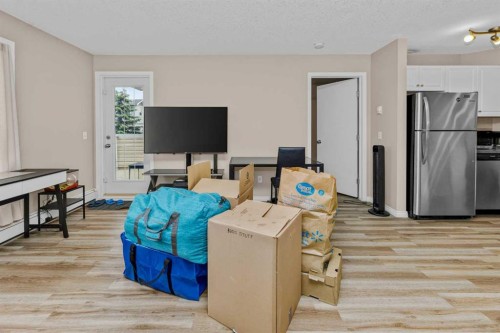 208-2000 Applevillage Court Se, Calgary, AB - Indoor