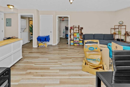 208-2000 Applevillage Court Se, Calgary, AB - Indoor Photo Showing Other Room