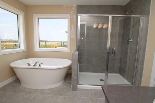 127 Sundown Crescent, Cochrane, AB - Indoor Photo Showing Bathroom
