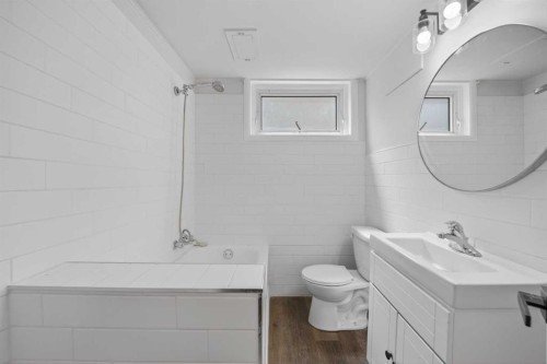5202 56 Avenue, Olds, AB - Indoor Photo Showing Bathroom